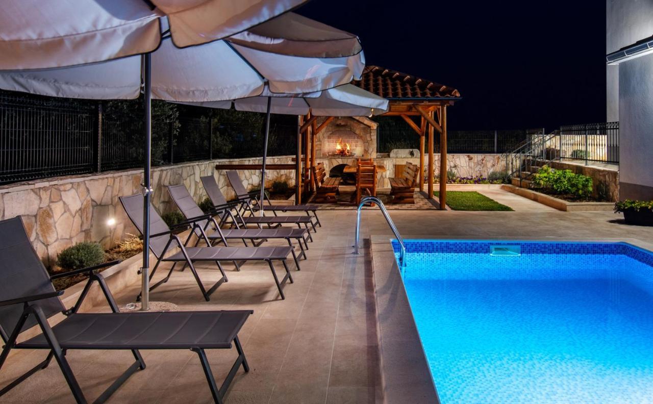 Luxury Apartments Alkar With Swimming Pool Ražanj Zewnętrze zdjęcie