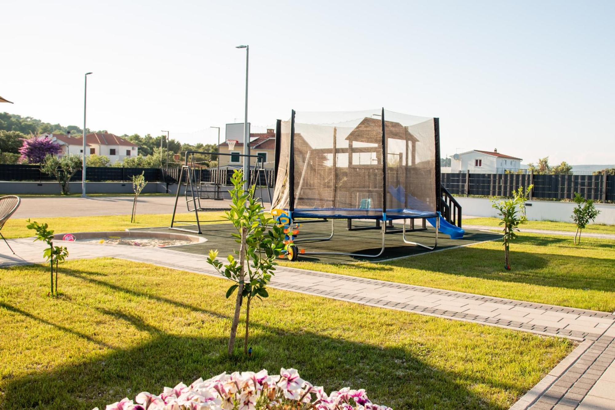 Luxury Apartments Alkar With Swimming Pool Ražanj Zewnętrze zdjęcie